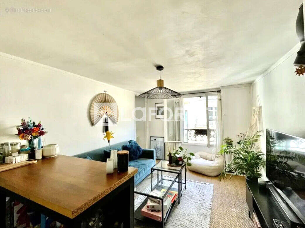 Appartement à PARIS-8E