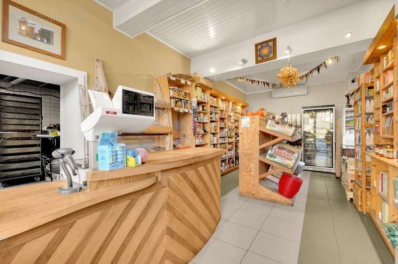 Commerce à L&#039;ISLE-EN-DODON