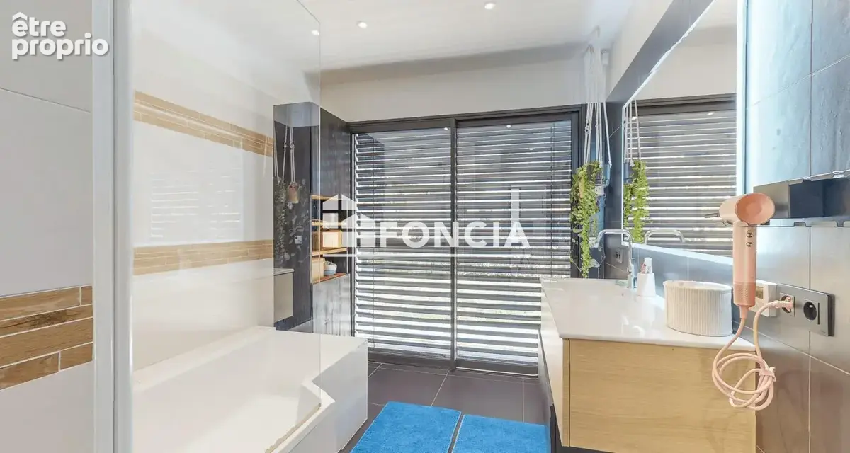 Maison contemporaine de 2019 située à Saint Martin d'Hères Village - photo 8