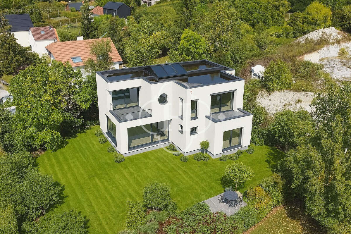 Maison à AULNAY-SUR-MAULDRE