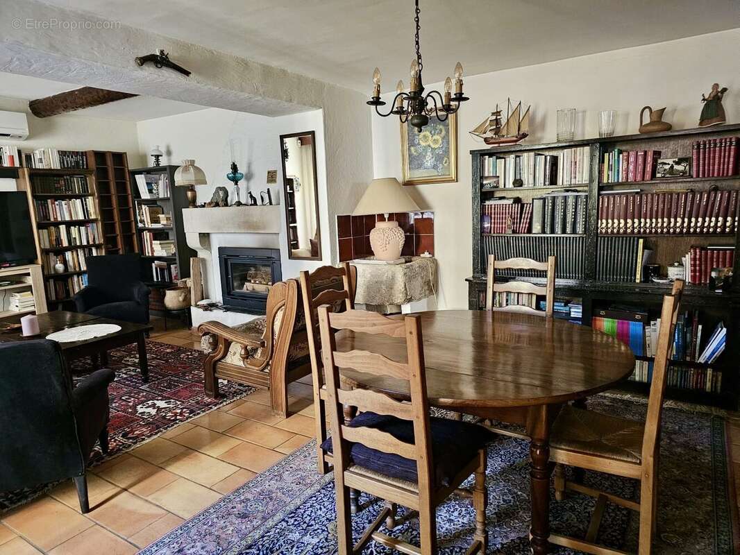 Maison 175 m² à La Roque-D'antheron  - photo 4