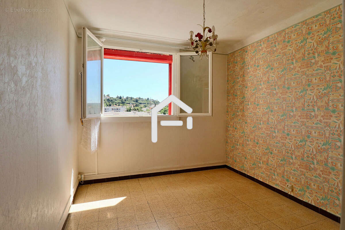 Appartement à SAINT-CHAMAS