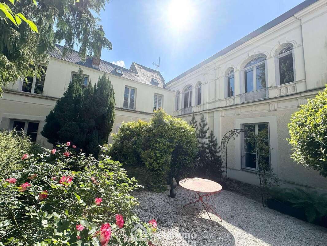 Venez découvrir cette magnifique maison de maitre