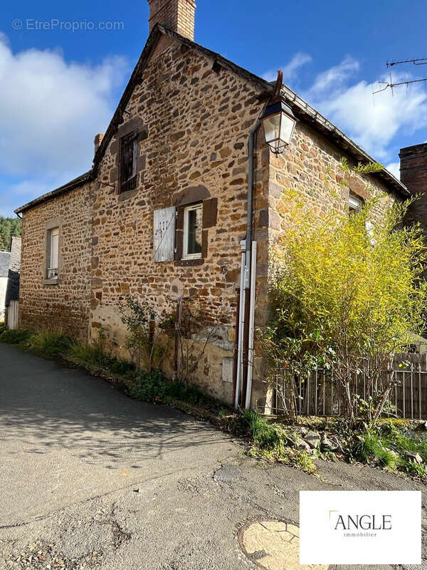Maison à SAINT-LEONARD-DES-BOIS