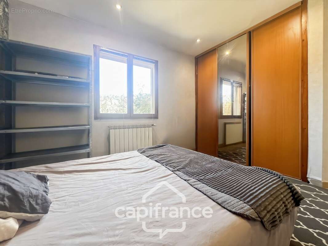 LES TAILLADES, maison individuelle de plain pied  de 210 m2, en campagne,  4 chambres, sur un terrain de 2900 m2 environ, piscin - photo 42