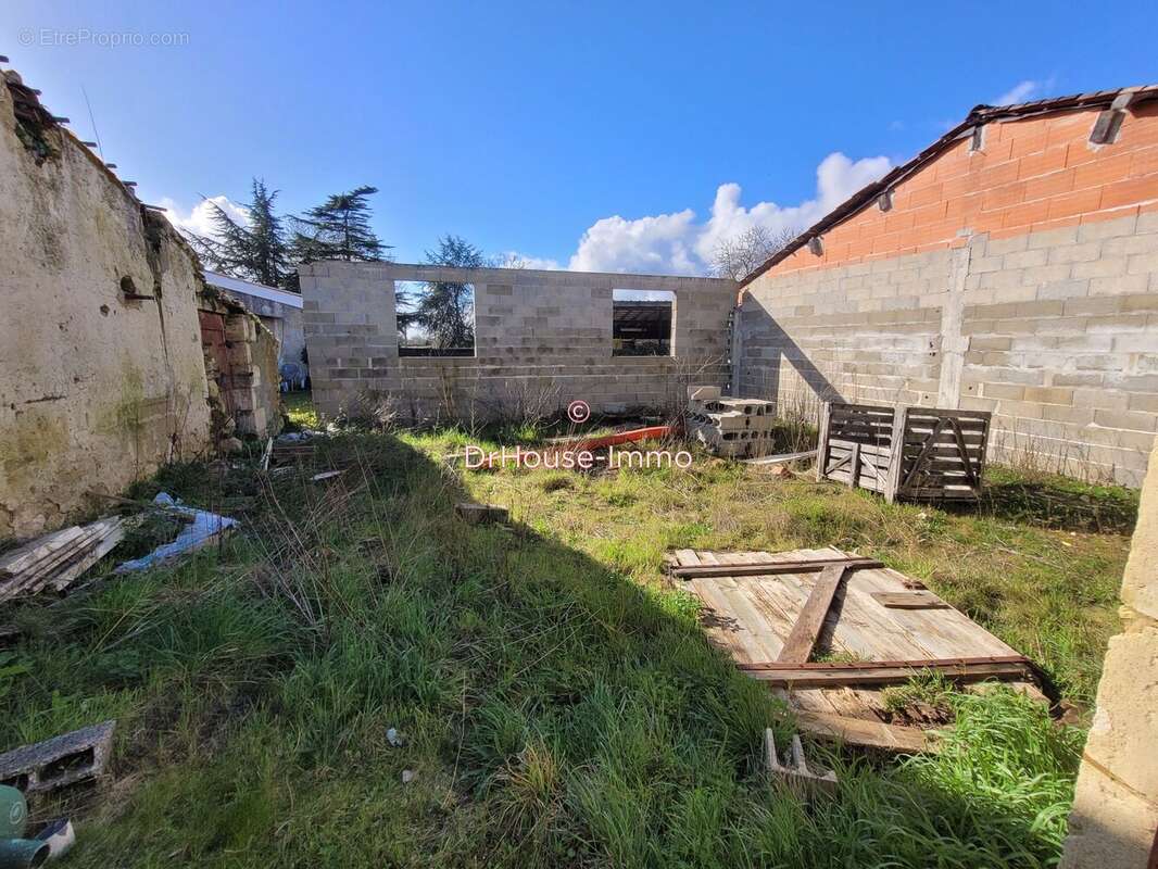 Terrain à SAINT-SAUVEUR