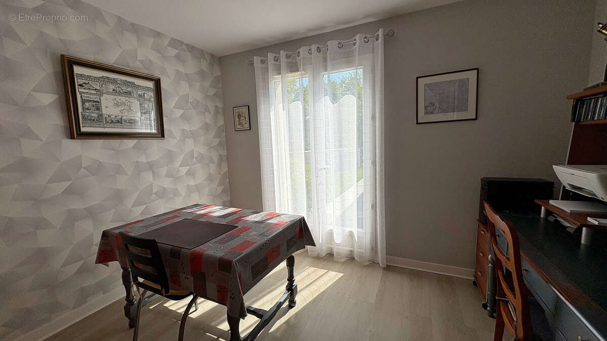 Maison à FRONTENAY-ROHAN-ROHAN