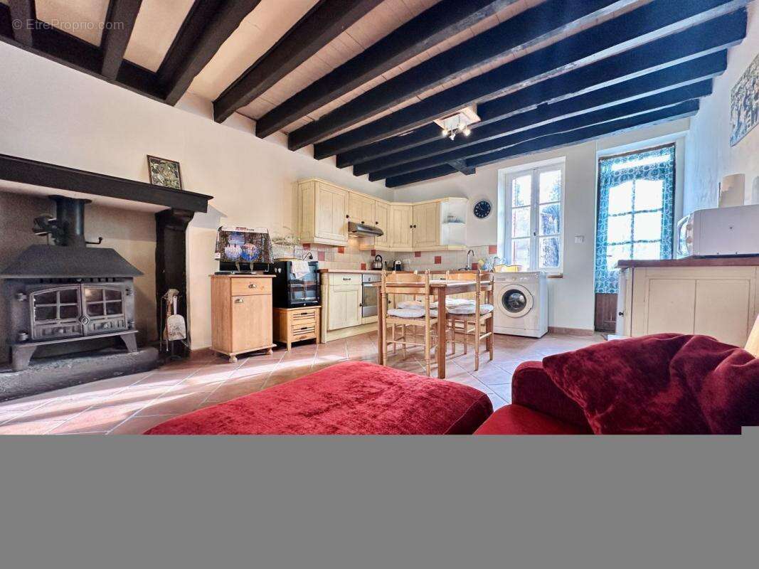 Maison à SAINT-DIZIER-LES-DOMAINES