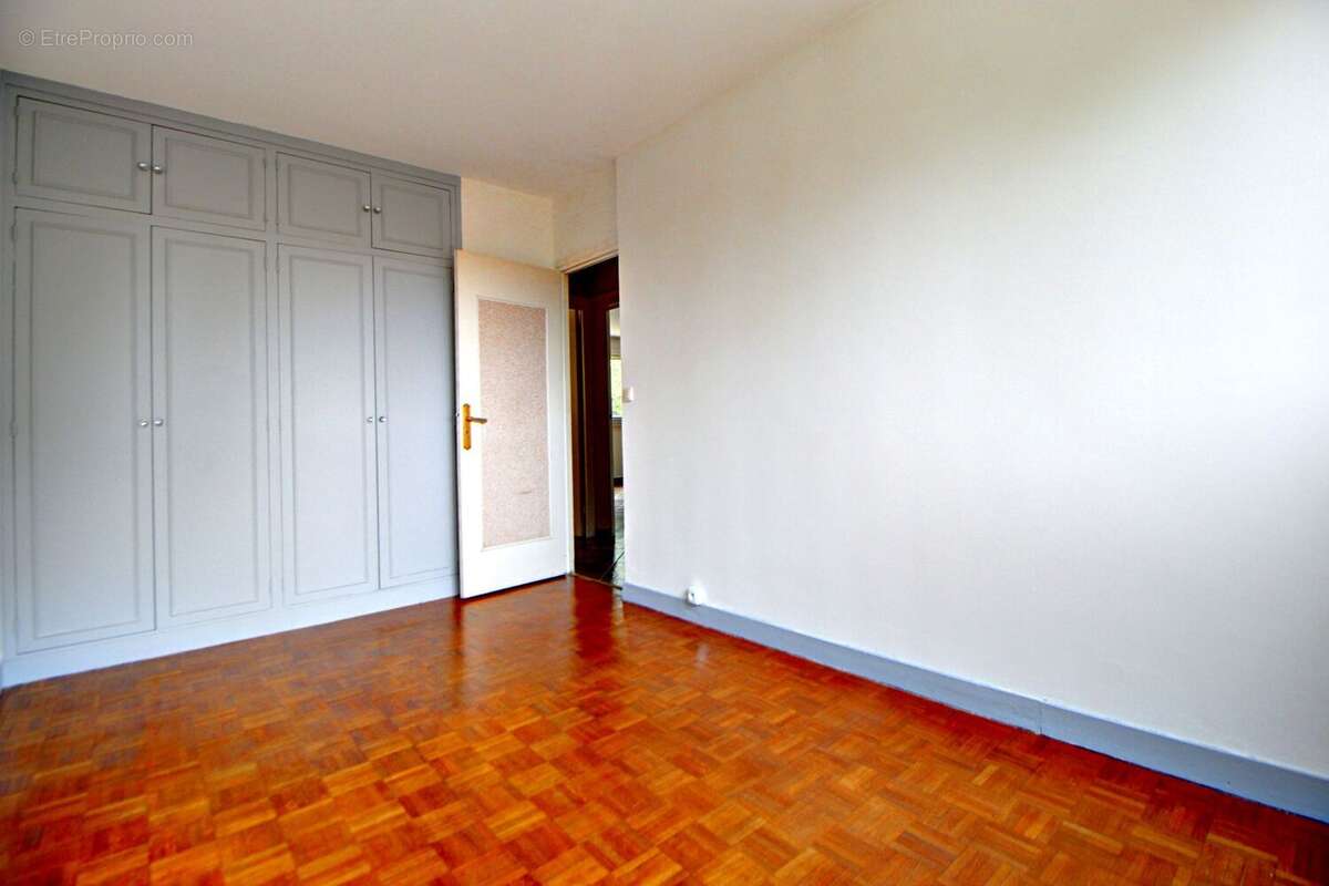 Appartement à VERNEUIL-SUR-SEINE