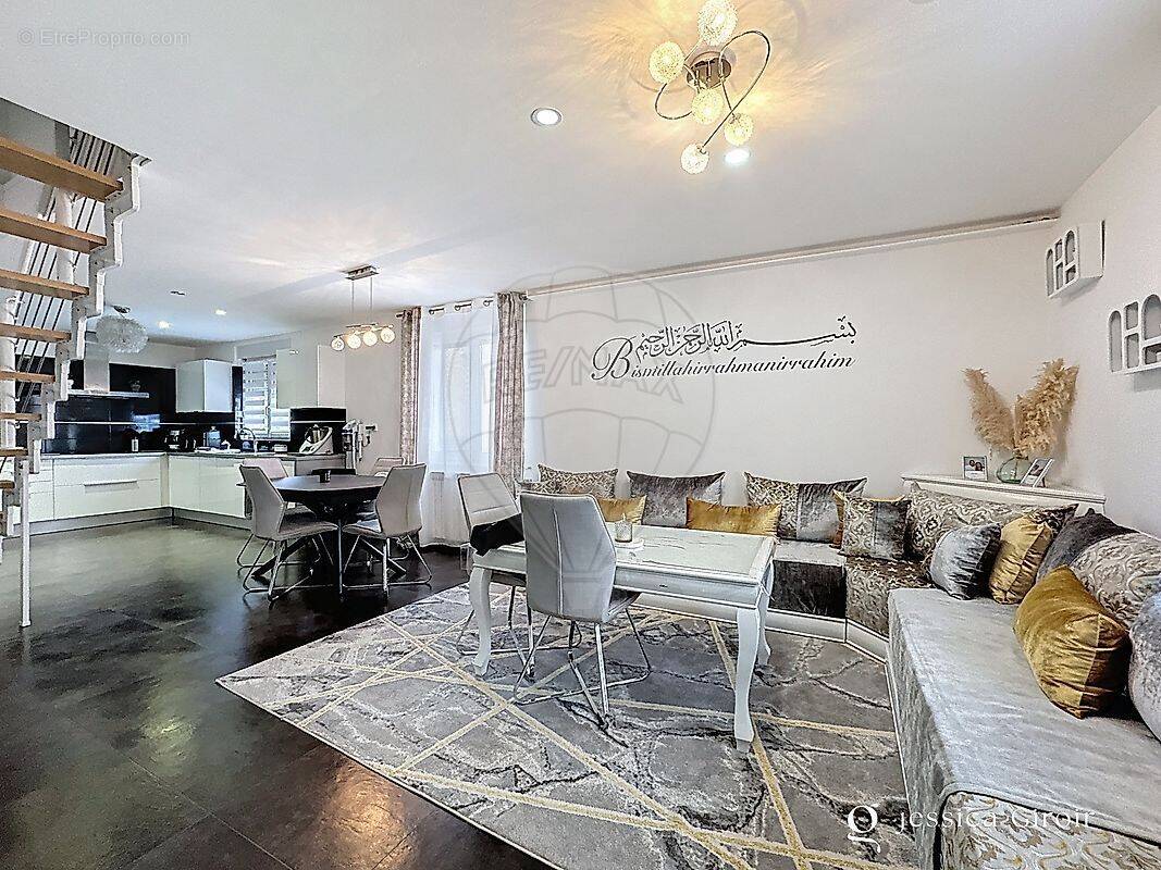 Maison à SAINTE-CROIX-EN-PLAINE