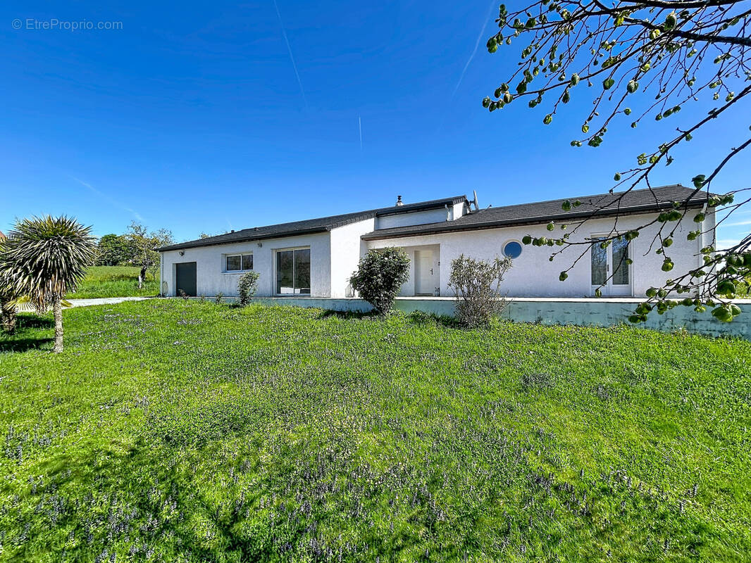 Maison à TERRASSON-LAVILLEDIEU