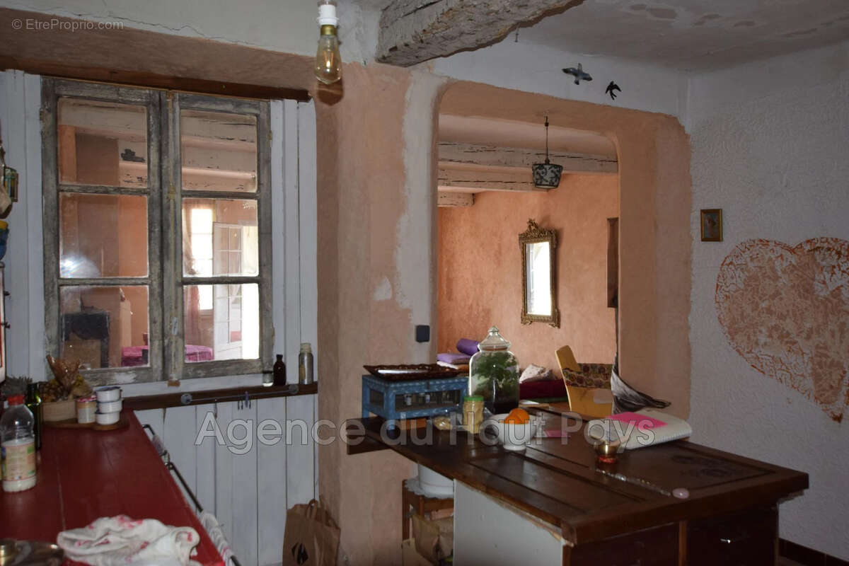 Maison 139 m² à Saint-Cezaire-Sur-Siagne  - photo 7