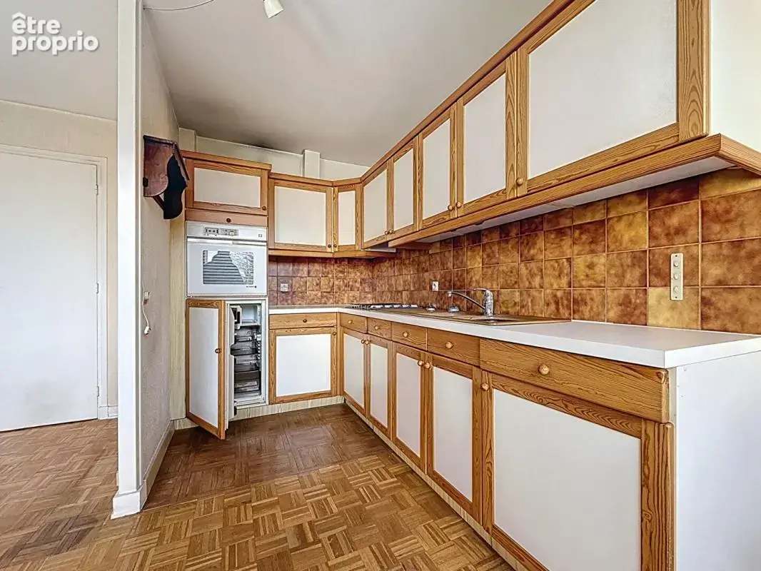 Très grand studio de 40 m² avec place  de parking Et cave à 2 minutes du métro Villejuif louis Aragon - photo 6