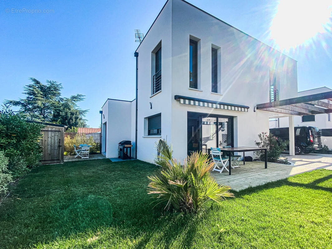 Superbe villa contemporaine - proche plage de pontaillac - - photo 4