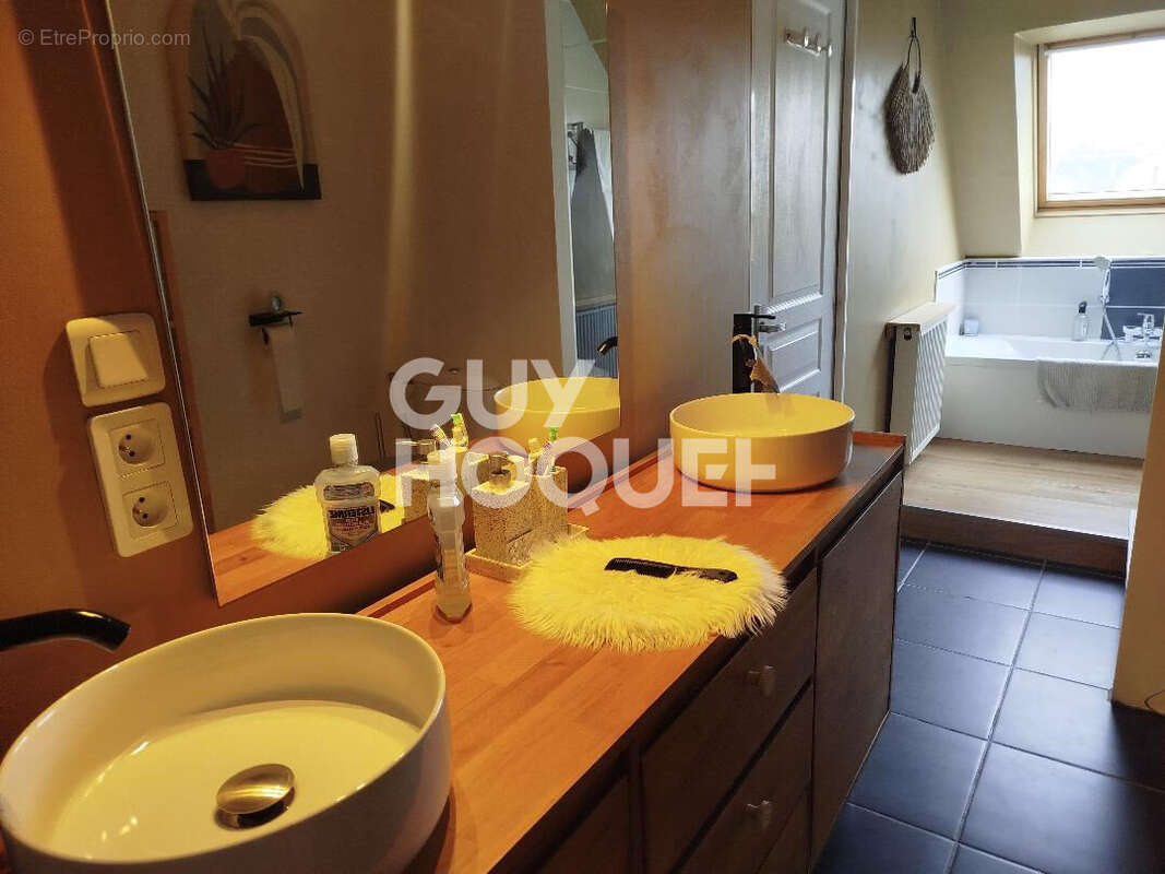 Maison à DOUCHY-LES-MINES