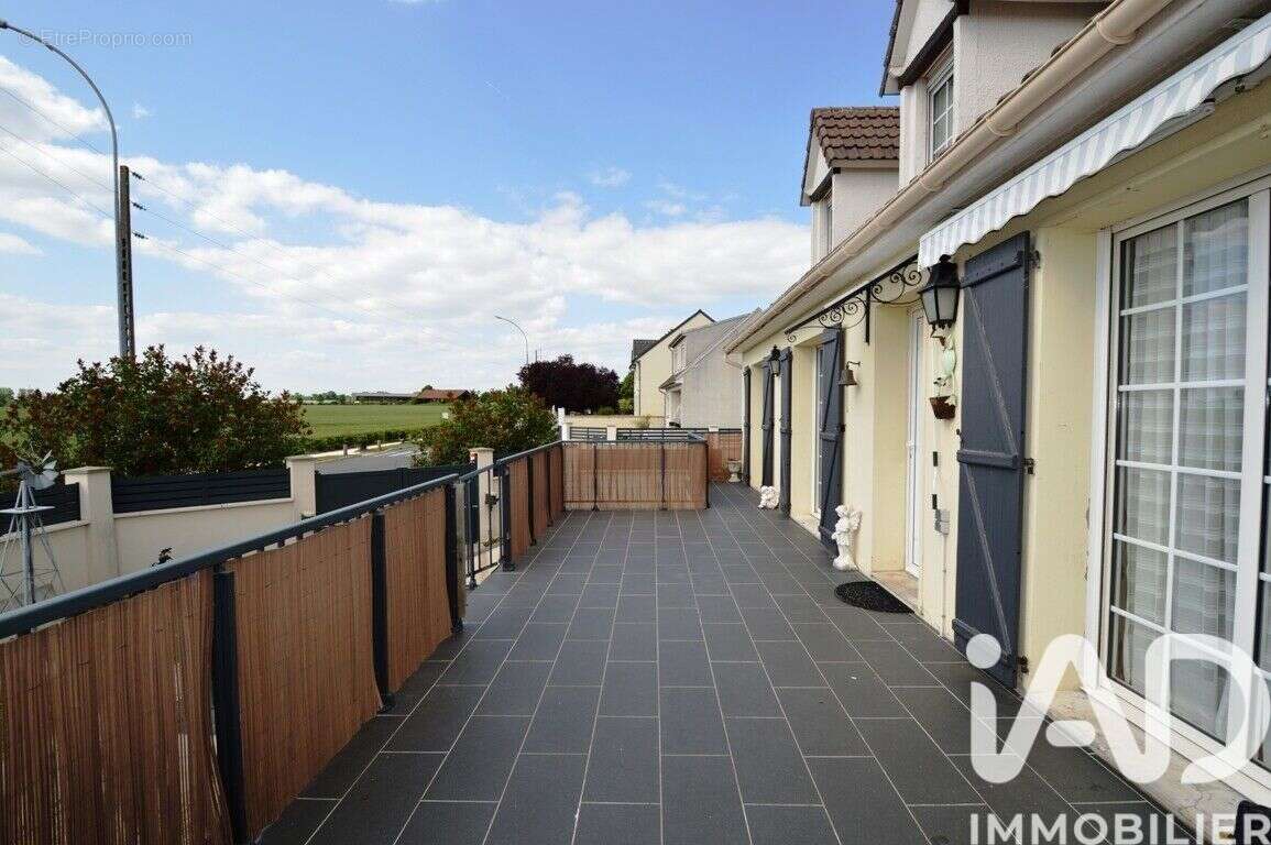 Photo 3 - Maison à COUBERT