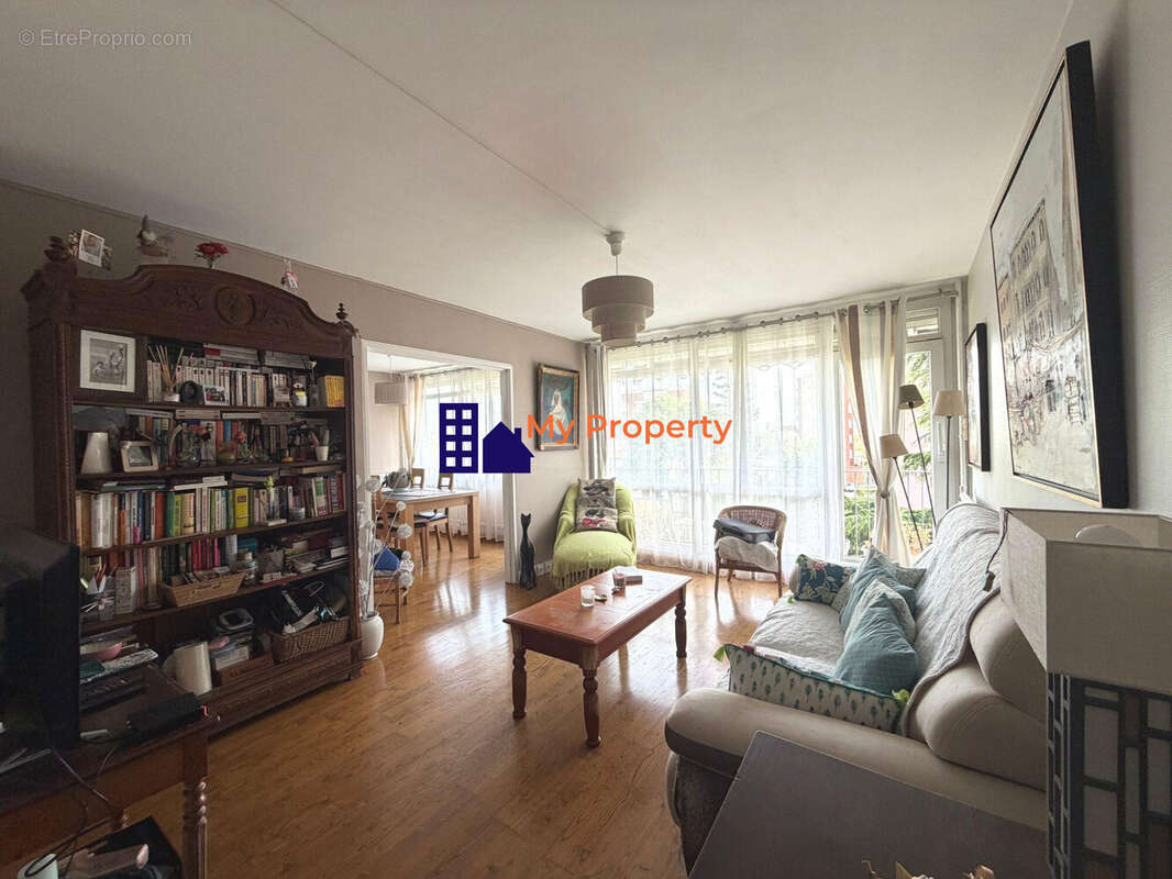 Appartement à HOUILLES