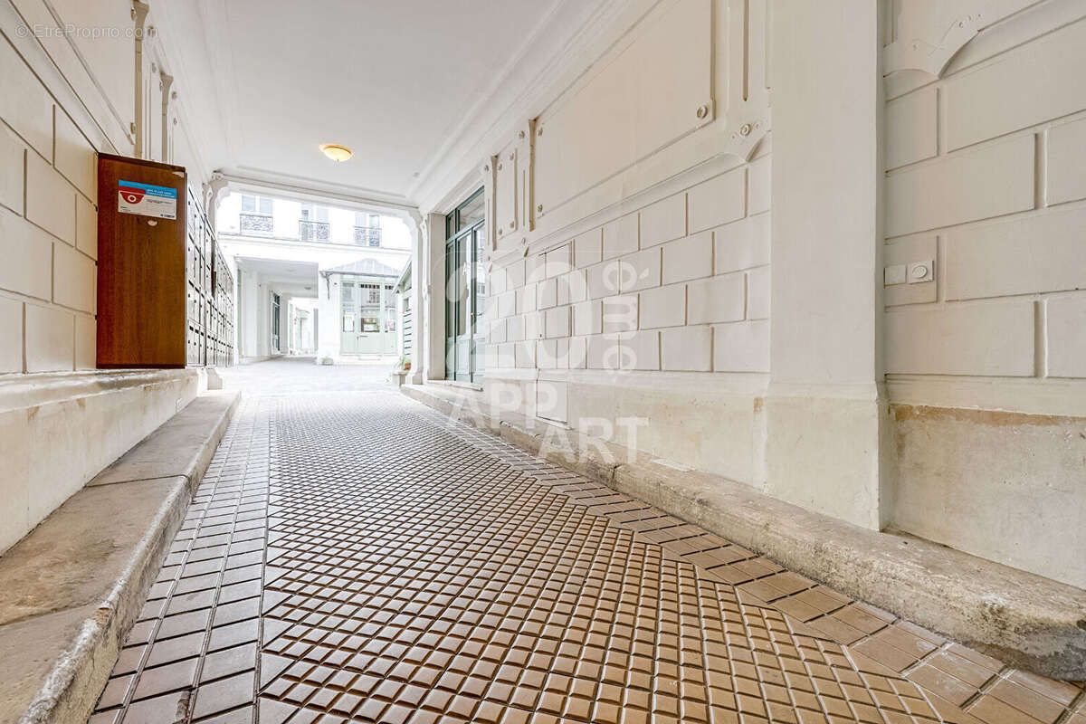 Appartement à PARIS-8E