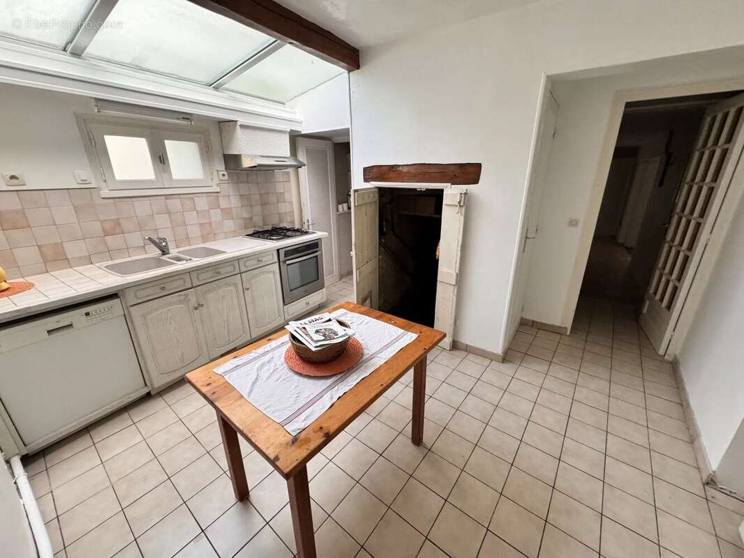 Maison à MONDONVILLE-SAINT-JEAN