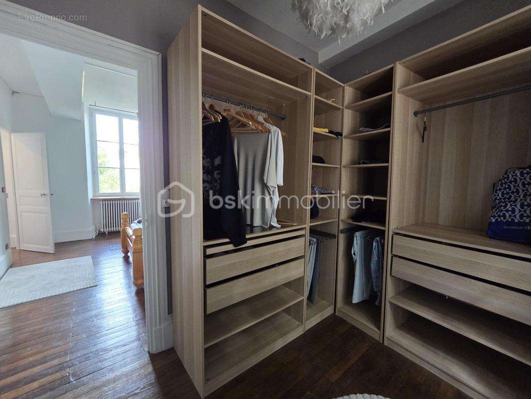 Magnifique appartement T3 de 101m² avec place de parking privative et cave en hypercentre ville de Nevers - photo 30