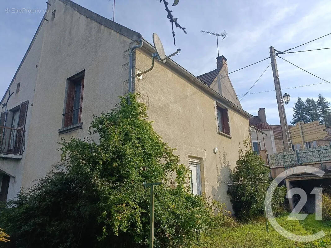 Maison à CHATEL-CENSOIR