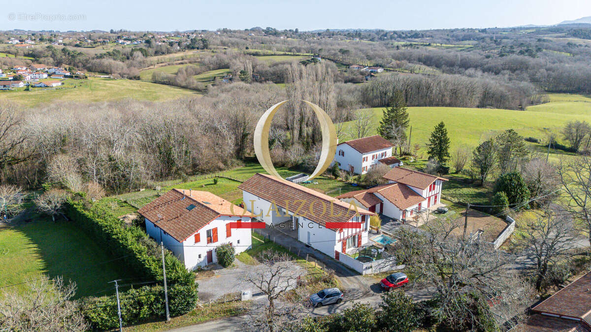 AHETZE - Maison contemporaine avec jardin et piscine - photo 17