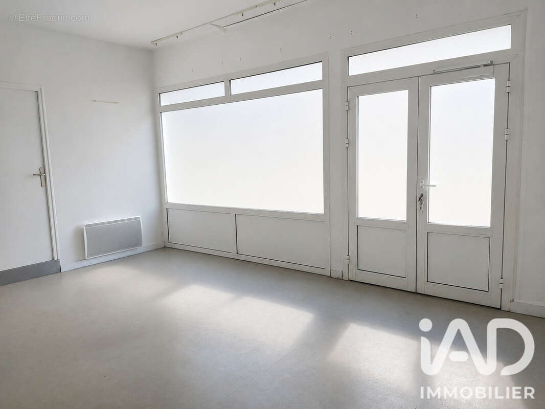 Commerce 64 m² à Saint-Nazaire  - photo 2
