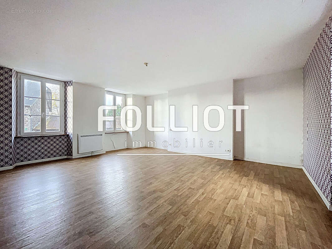 Maison à NOTRE-DAME-DE-CENILLY