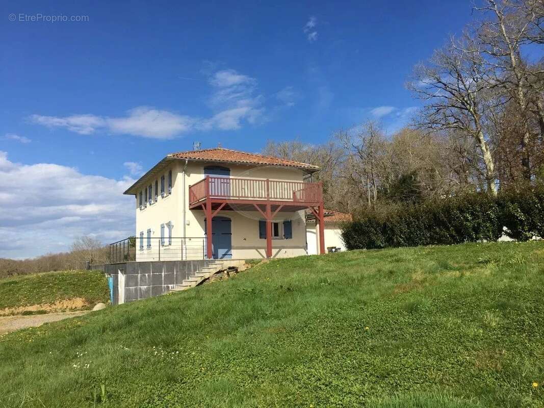 Maison à SAUVETERRE-DE-BEARN