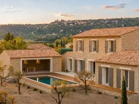 Maison à GORDES