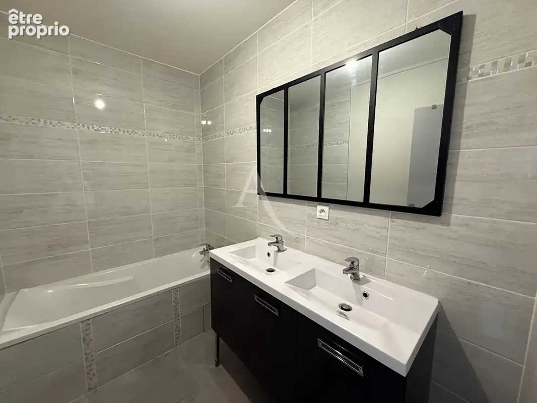 Appartement 3 chambres balcons parking et cave - photo 5