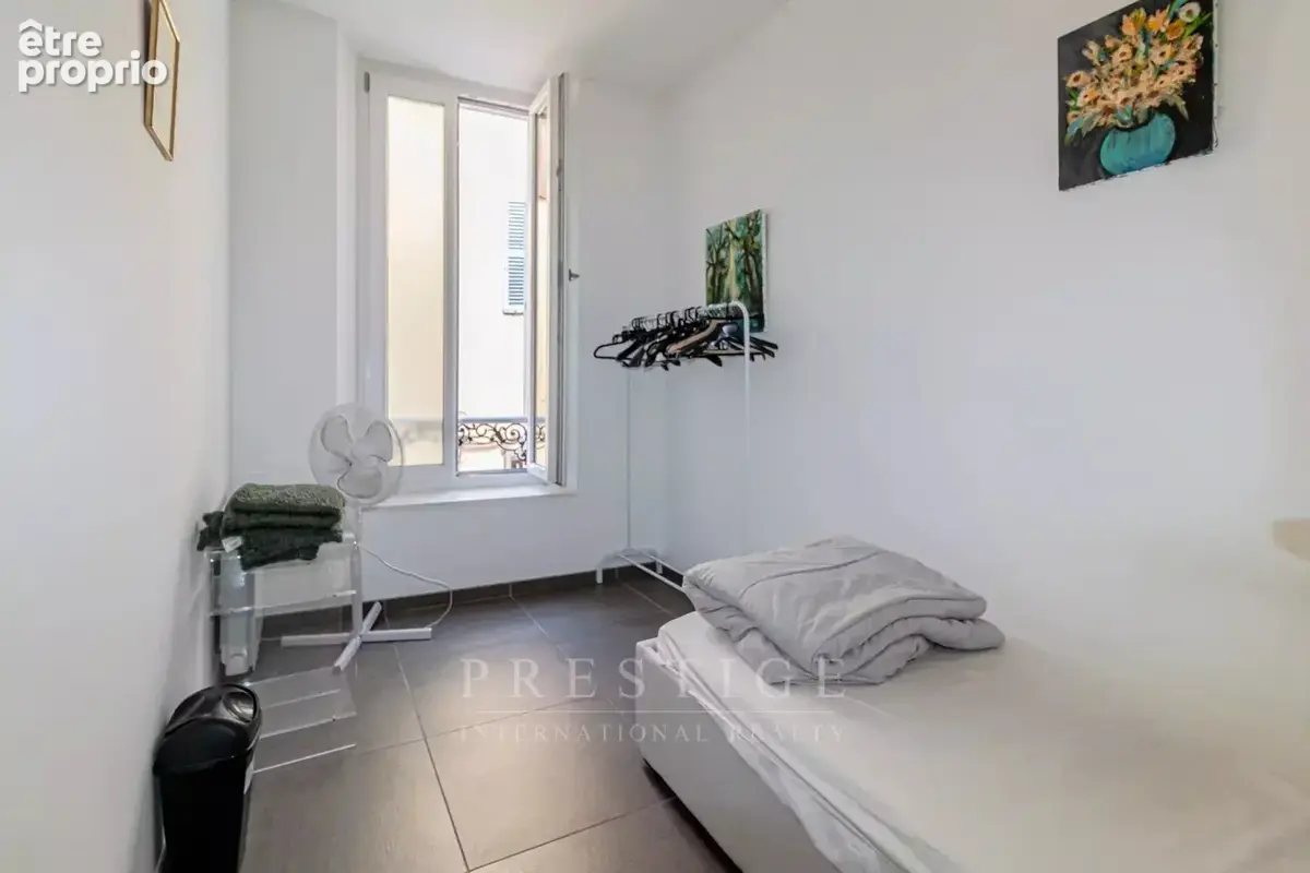 Vieille Antibes, 4 pièces en duplex rénové & meublé - photo 22