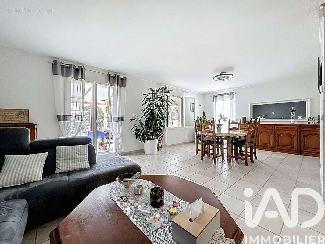 Photo 3 - Maison à CHARRON