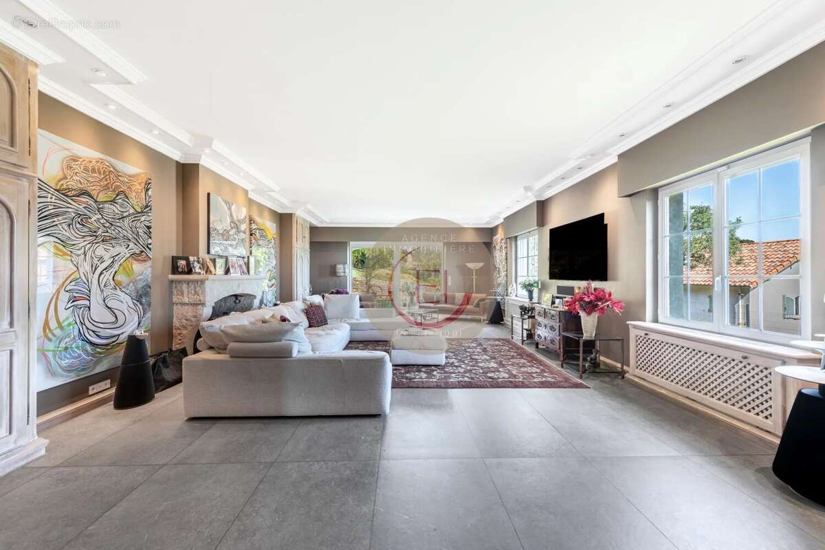 Maison à MOUGINS
