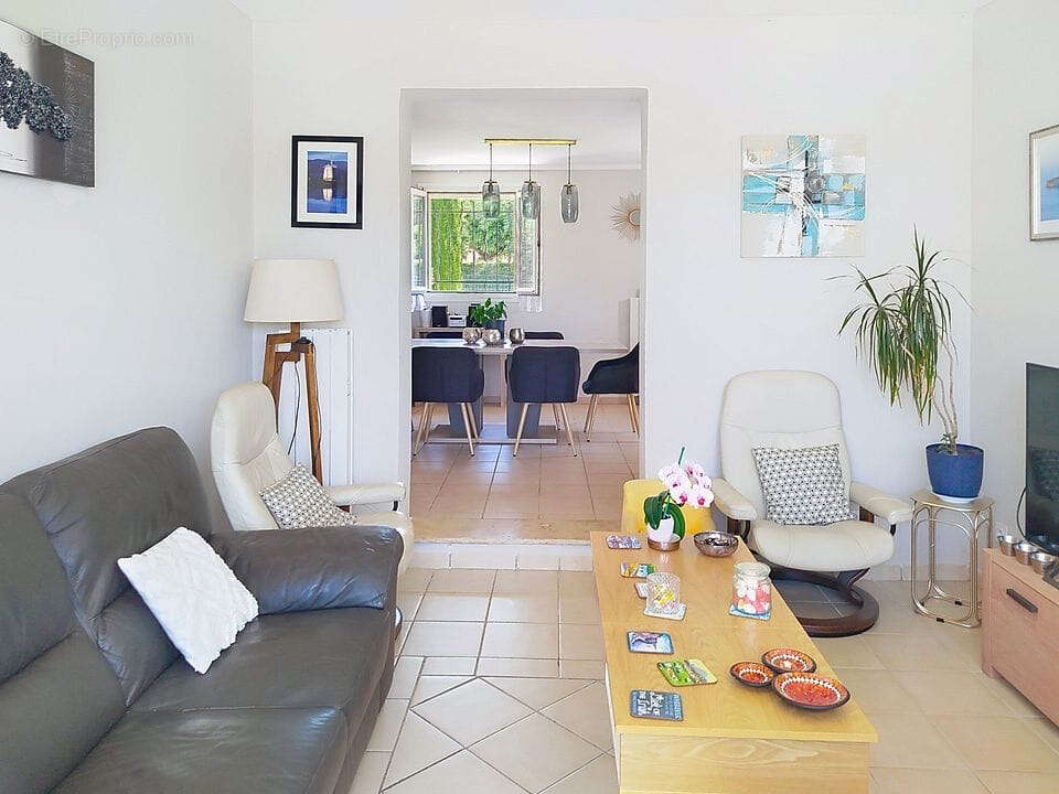 Maison à REGUSSE