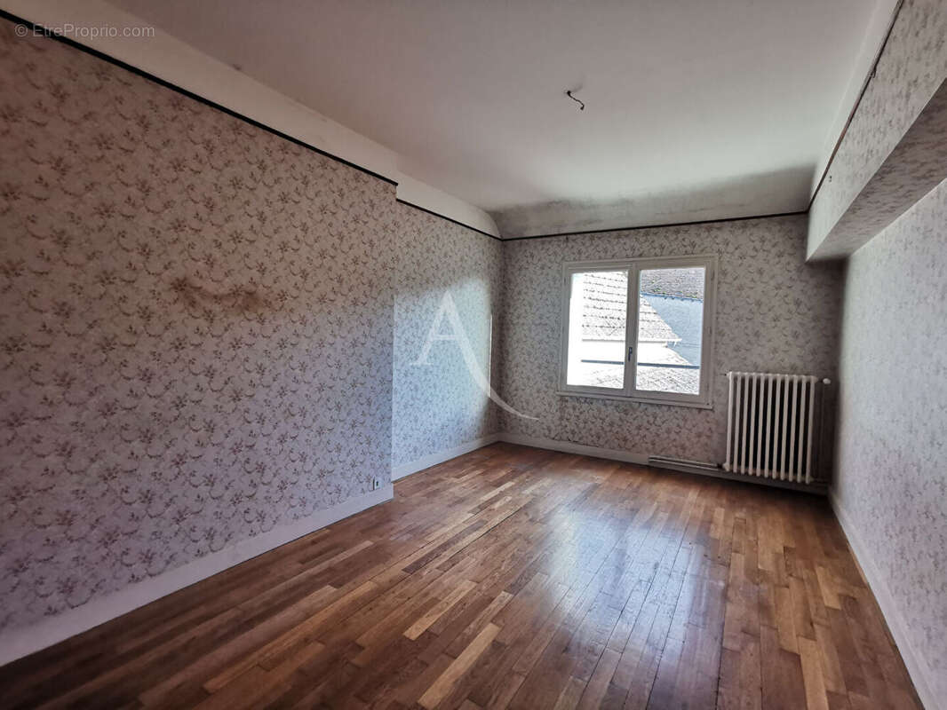 Maison à SAINT-CLAUDE-DE-DIRAY