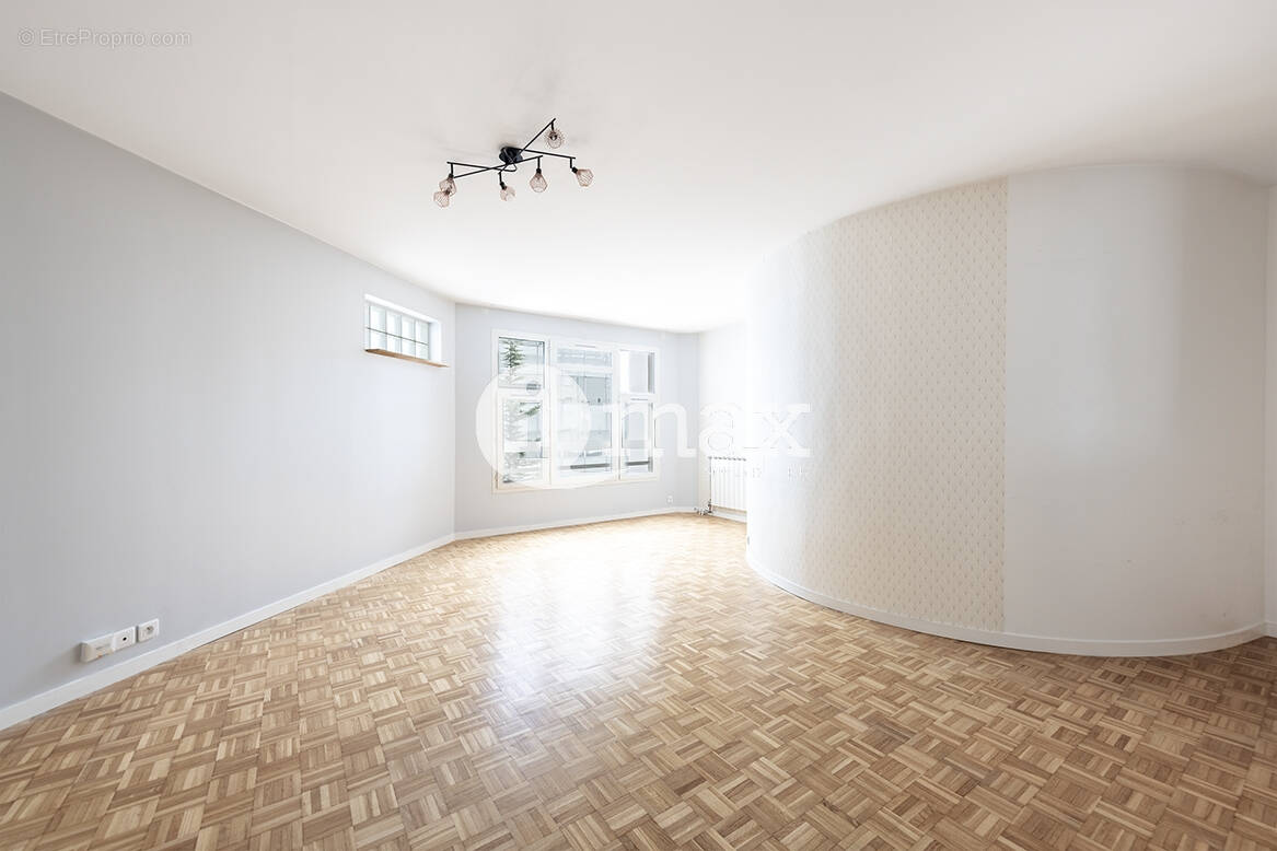 Appartement à LEVALLOIS-PERRET