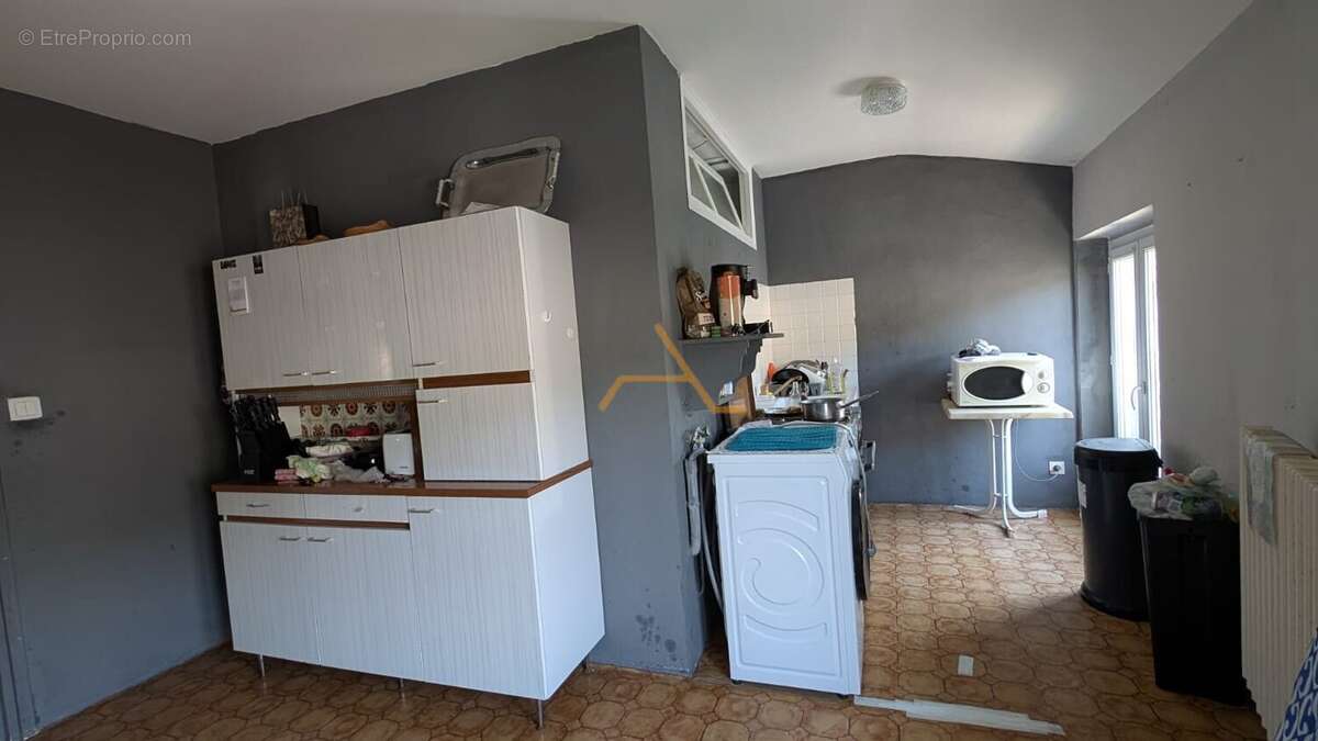 Bourdeaux immeuble comprenant 4 appartements - photo 9
