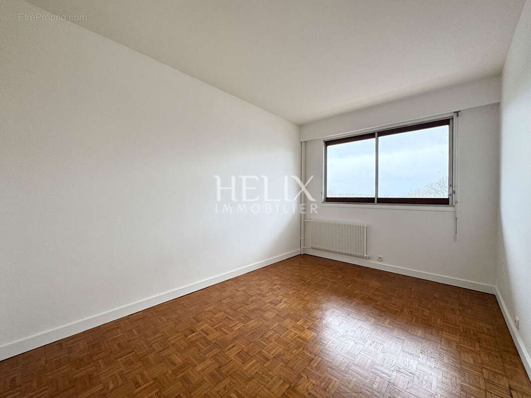 Appartement à LE MESNIL-LE-ROI