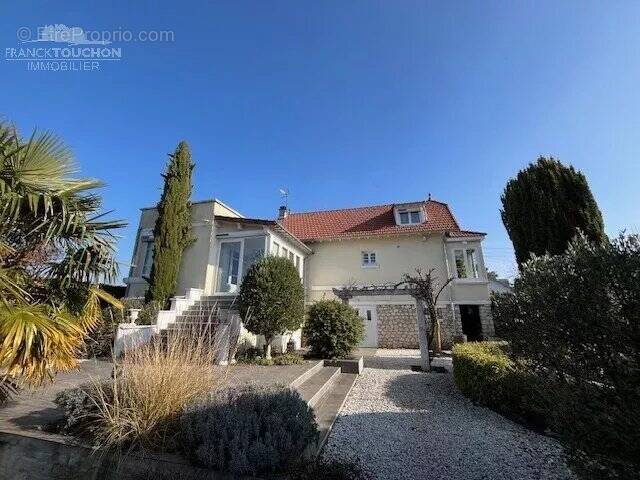 Maison à CHALETTE-SUR-LOING