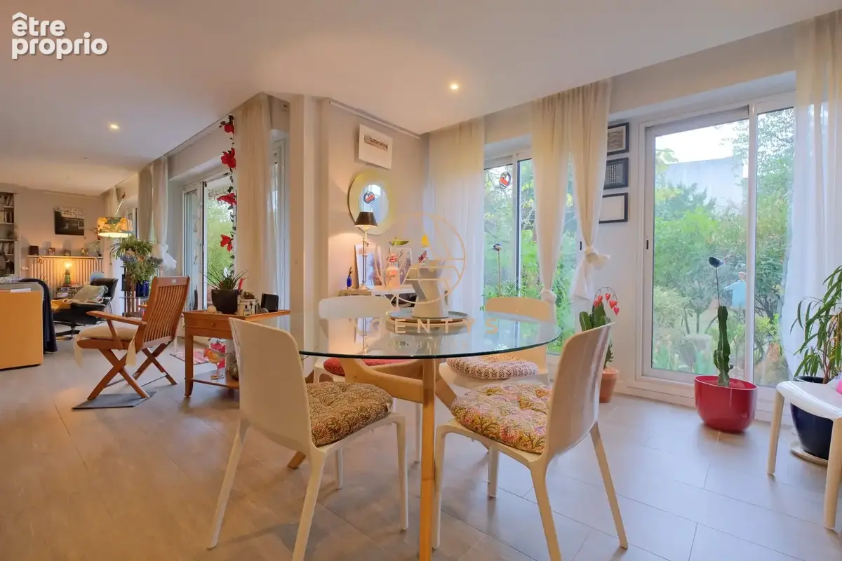 Appartement à SAINT-MAUR-DES-FOSSES