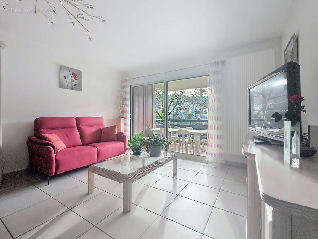 Rumilly - Appartement 3 chambres - Terrasse - Cave - Garage - photo 6