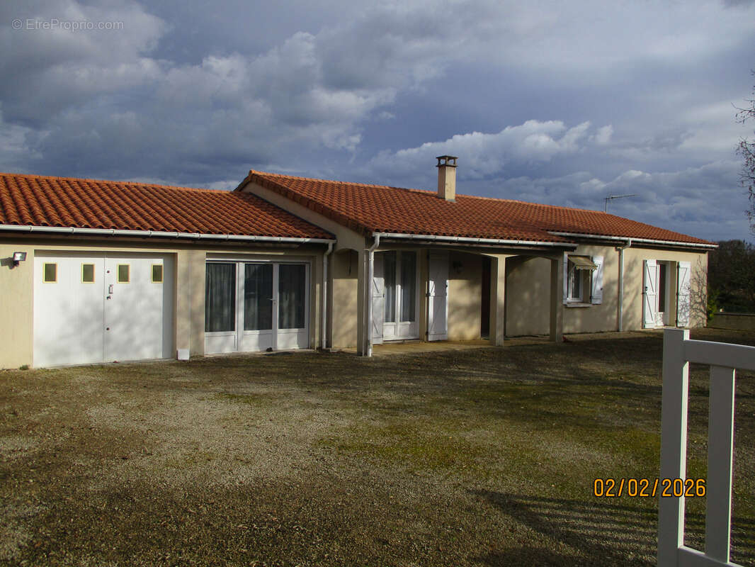 Maison à COUHE