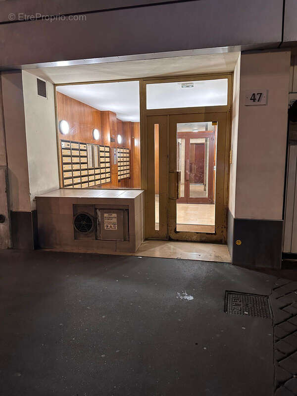 Appartement à PARIS-17E