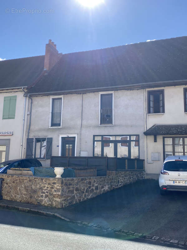 Maison à MAGNAC-BOURG