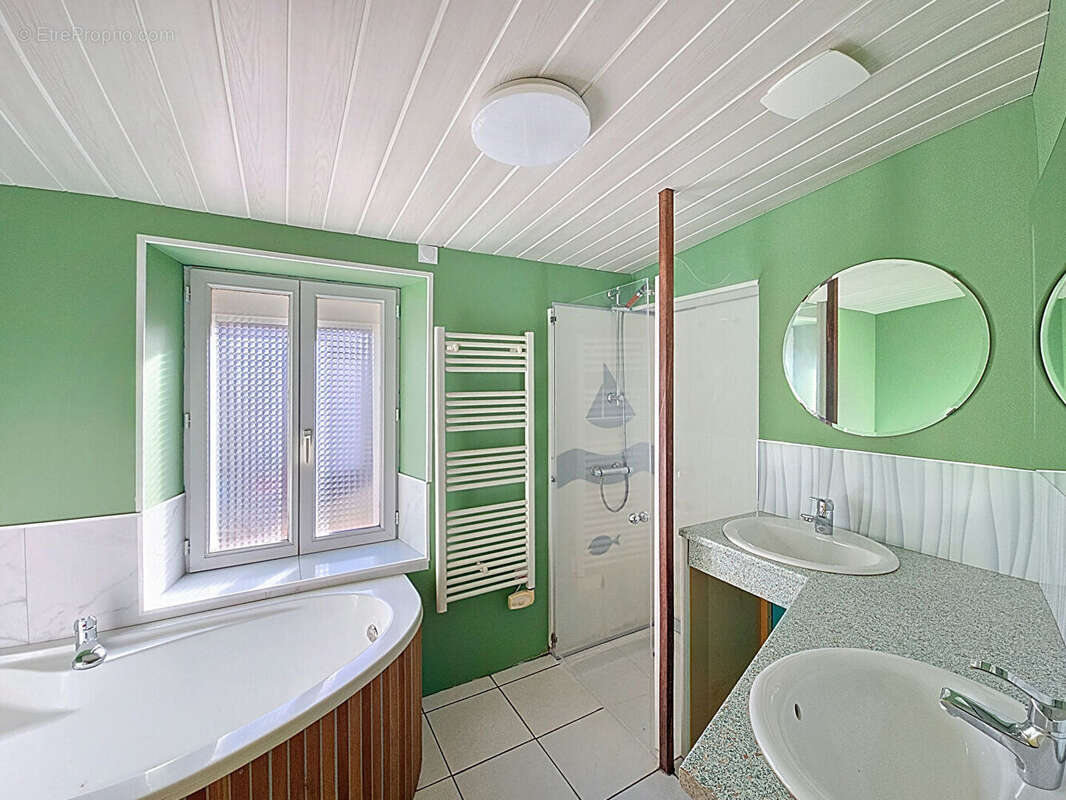 Maison à SAINT-MAIXENT-SUR-VIE