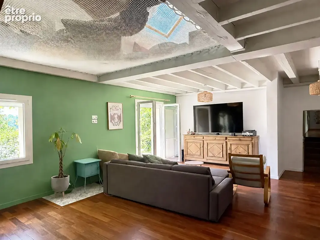 BUSSET / Maison type Longère entièrement rénovée - Coup de coeur assuré ! - photo 6