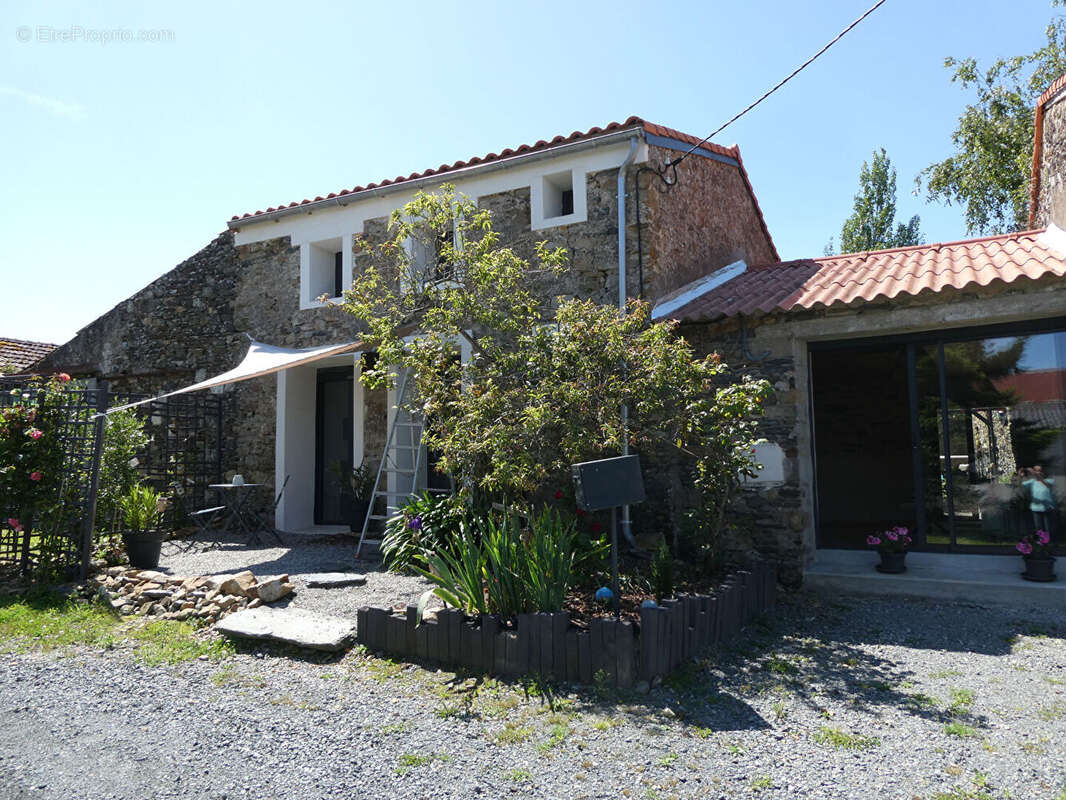Maison à FROSSAY