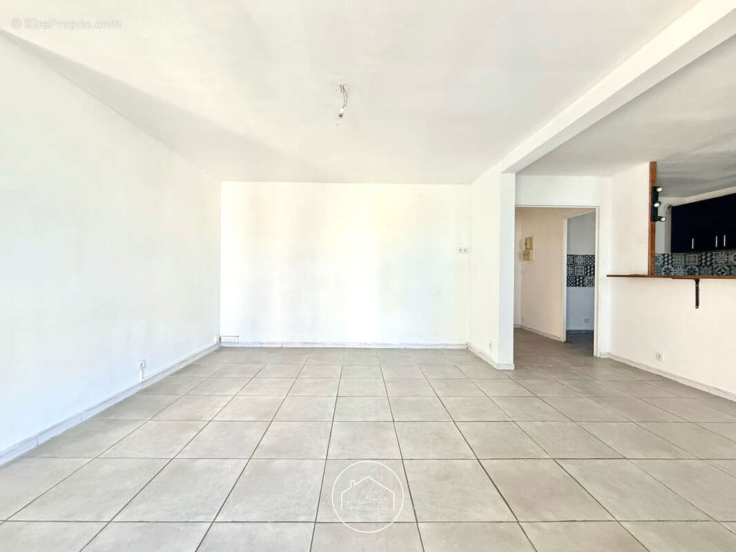 Appartement à MARSEILLE-11E