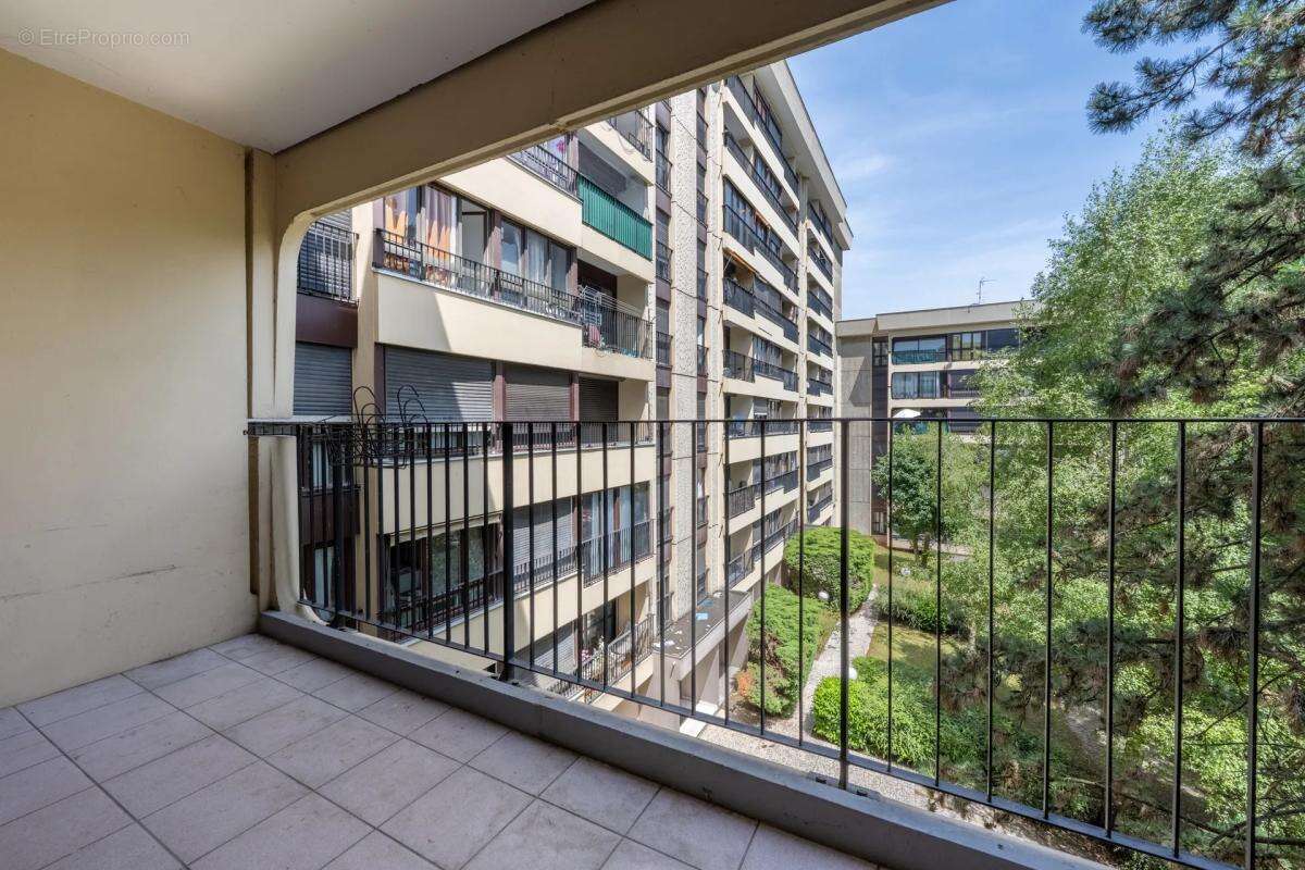 Appartement à LES MUREAUX